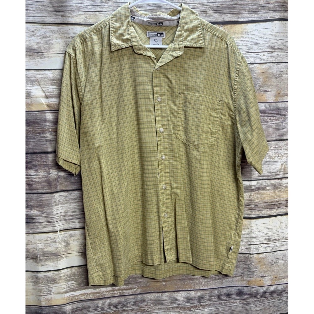 REI Men’s Medium Plaid Textured Button Up Short Sleeve Shirt Hiking Outdoors